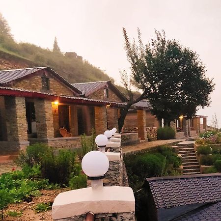 Meraki Huts Pauri Bagian luar foto