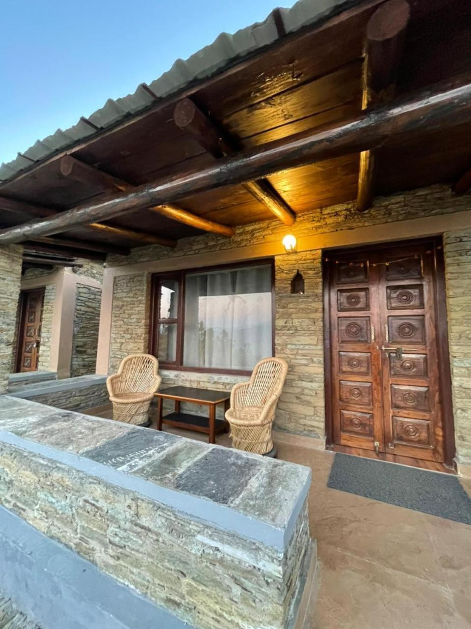 Meraki Huts Pauri Bagian luar foto